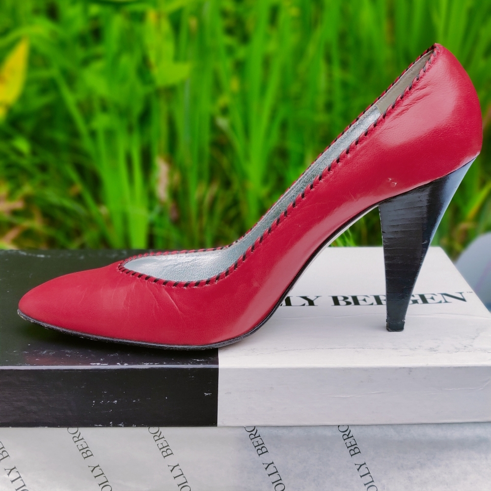 Vintage Polly Bergen Astounding Red Heels size 7.5 Made in Italy
